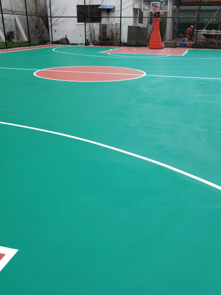 龙楼镇 球场长期使用易出现地面开裂